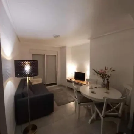 Lovely 2-Bed Apartment In Torrevieja *
